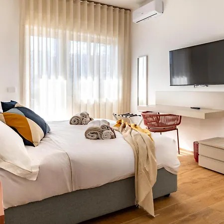 New Elegant 2 Bedroom Apt. Near Parco 2 Giugno Lejlighed