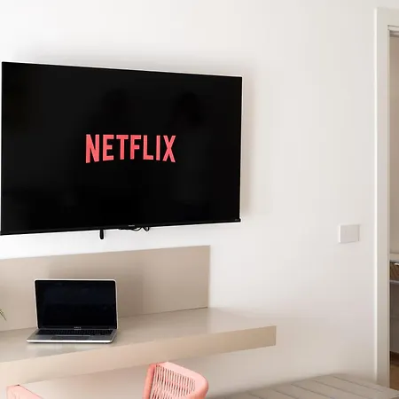 Lejlighed New Elegant 2 Bedroom Apt. Near Parco 2 Giugno Bari