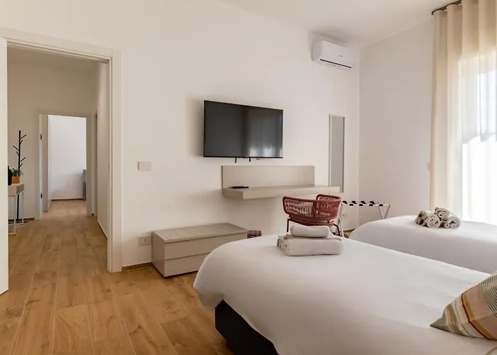 New Elegant 2 Bedroom Apt. Near Parco 2 Giugno Appartement *