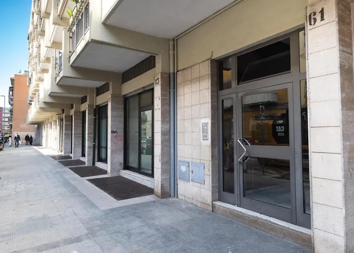 New Elegant 2 Bedroom Apt. Near Parco 2 Giugno *