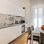 New Elegant 2 Bedroom Apt. Near Parco 2 Giugno *