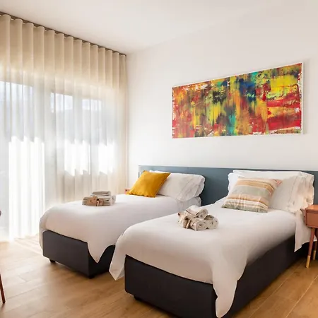 New Elegant 2 Bedroom Apt. Near Parco 2 Giugno Апартаменты Бари