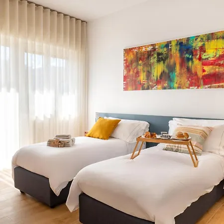 New Elegant 2 Bedroom Apt. Near Parco 2 Giugno *