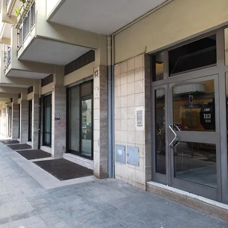 New Elegant 2 Bedroom Apt. Near Parco 2 Giugno *