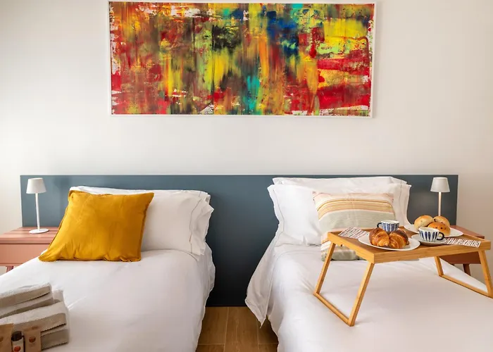 New Elegant 2 Bedroom Apt. Near Parco 2 Giugno *