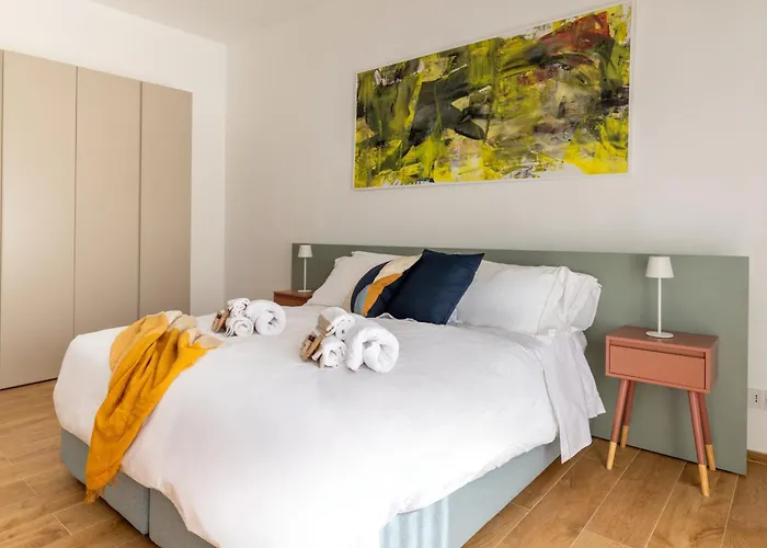 New Elegant 2 Bedroom Apt. Near Parco 2 Giugno * Бари