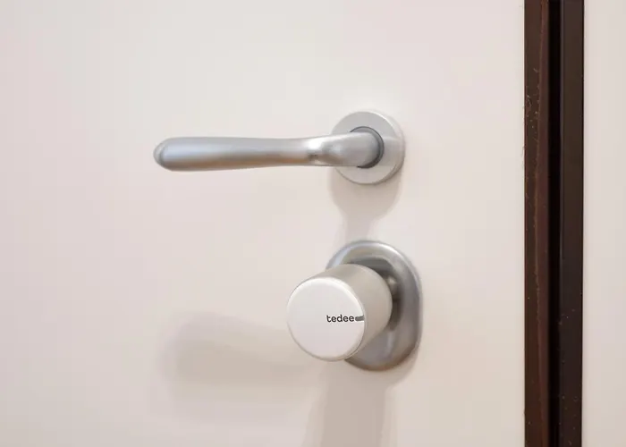 New Elegant 2 Bedroom Apt. Near Parco 2 Giugno Апартаменты *