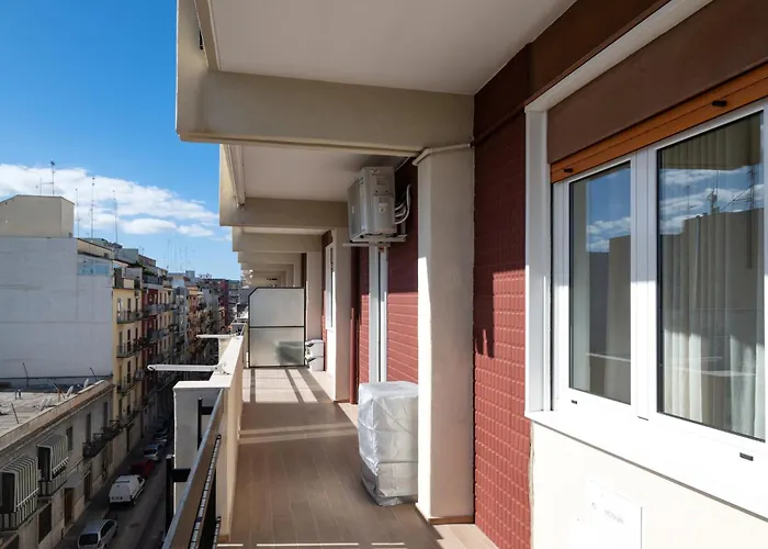 New Elegant 2 Bedroom Apt. Near Parco 2 Giugno * Бари