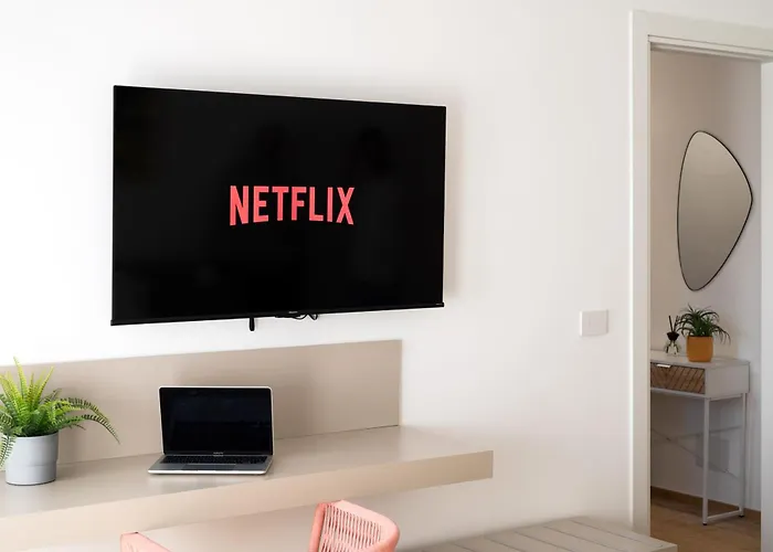 Апартаменты New Elegant 2 Bedroom Apt. Near Parco 2 Giugno Бари